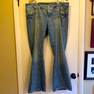American Eagle: Wide-leg Distressed Denim Jeans